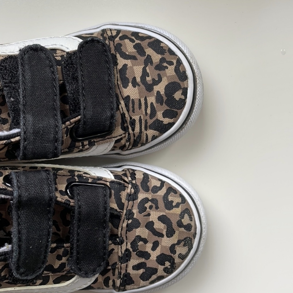 Toddler 6.5 Vans animal print velcro sneakers - Picture 2 of 4